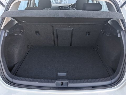 Volkswagen Golf SE NAVIGATION TDI BLUEMOTION TECHNOLOGY DSG 18