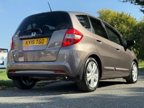 Honda Jazz I-VTEC ES PLUS AUTO 20