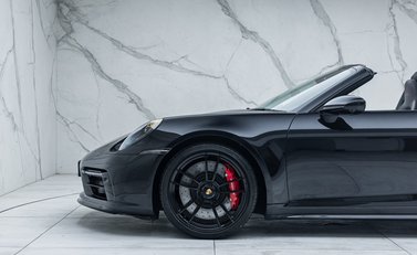 Porsche 911 Targa 4 GTS (992) 33