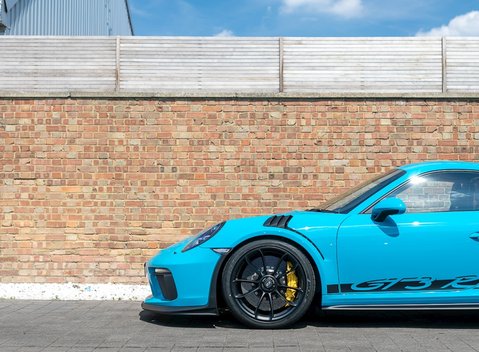 Porsche 911 GT3 RS (991.2) 28