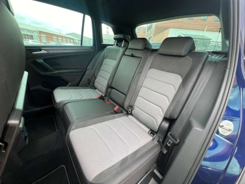 Volkswagen Tiguan 2.0 Tiguan R-Line TDI BlueMotion Technology 4Motion Semi-Automatic 4WD 5dr 22