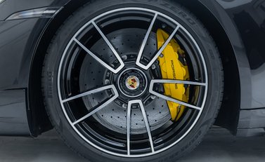 Porsche 911 Turbo S (992) 30