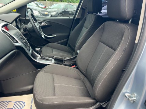 Vauxhall Astra 1.6 16v SRi Auto Euro 5 5dr 23