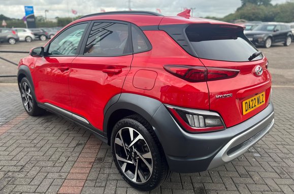 Hyundai KONA T-GDI PREMIUM MHEV 9