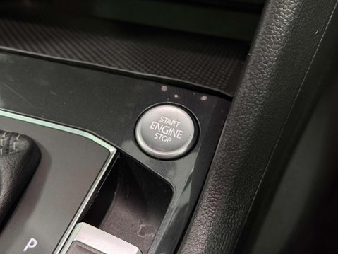 Volkswagen Tiguan 2.0 TDI R-Line Tech SUV 5dr Diesel DSG Euro 6 (s/s) (150 ps) 48