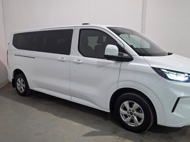 Ford Transit Custom Transit Custom 320 H1 Limited 9 Seater 2.0 Eco Blue 136ps 3