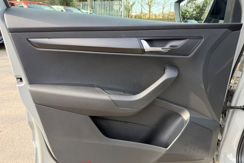 Skoda Karoq SPORTLINE TSI DSG AUTOMATIC - METEOR GREY -PAN ROOF -APPLE CARPLAY 23