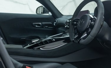 Mercedes-Benz Amg GT BLACK SERIES 13