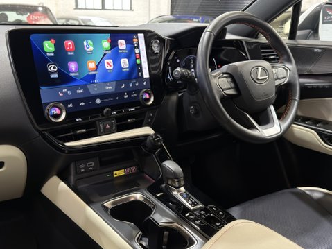 Lexus NX 450H PLUS TAKUMI Pan Roof + Mark Levinson Sound 45