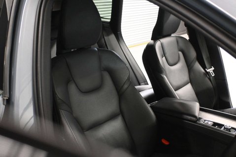 Volvo XC60 2.0 XC60 + B5 MHEV AWD Auto 4WD 5dr 23