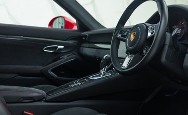 Porsche 911 Carrera 4 GTS (991.2) 13