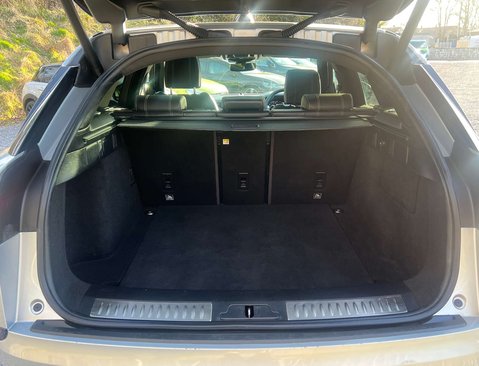 Land Rover Range Rover Velar 3.0 Range Rover Velar R-Dynamic HSE D300 Auto 4WD 5dr 41