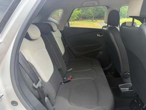 Renault Captur 0.9 TCe ENERGY Iconic SUV 5dr Petrol Manual Euro 6 (s/s) (90 ps) 17