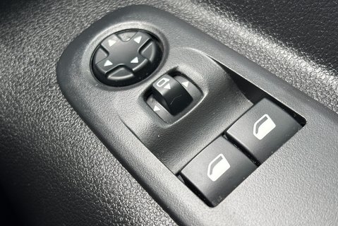 Vauxhall Combo L1H1 2300 100 ps Dynamic Panel Van - No VAT 28