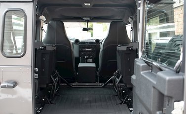 Land Rover Defender 90 TD XS Station Wagon 33