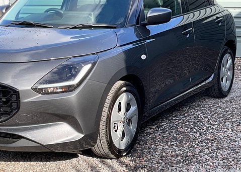 Suzuki Swift MOTION 8