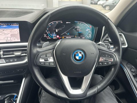 BMW 3 Series 2.0 330e 12kWh SE Pro Touring 5dr Petrol Plug-in Hybrid Auto xDrive Euro 6 40
