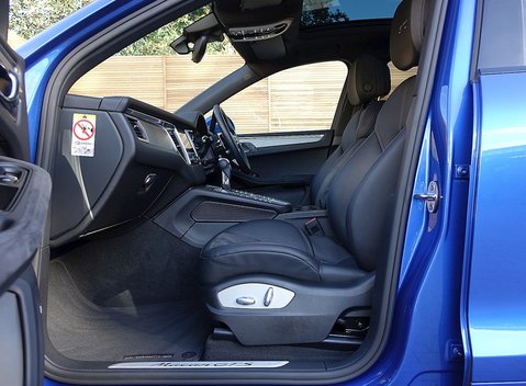 Porsche Macan GTS 17