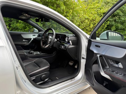 Mercedes-Benz A Class 1.3 A200 AMG Line (Premium) 7G-DCT Euro 6 (s/s) 5dr 28