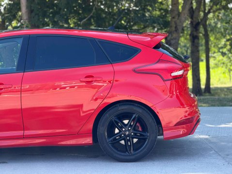 Ford Focus 1.5 Focus Zetec S Red Edition 5dr 14