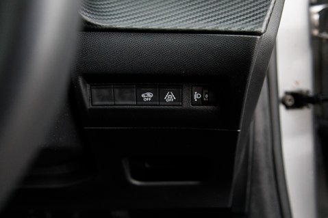 Peugeot 208 PURETECH ALLURE PREMIUM PLUS S/S 15