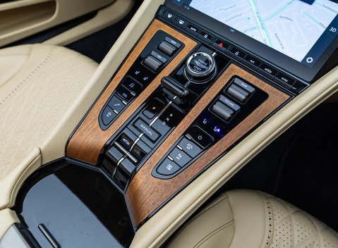 Aston Martin DB12 Volante 25