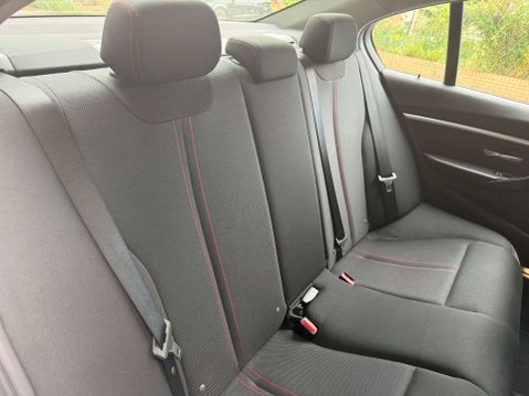 BMW 3 Series 2.0 320i Sport 4dr 31