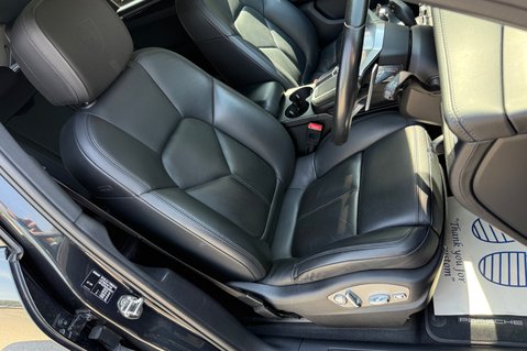 Porsche Macan PDK - 21" TURBO WHEELS -PAN ROOF -BOSE -PASM -CAMERA -£15K EXTRAS  36
