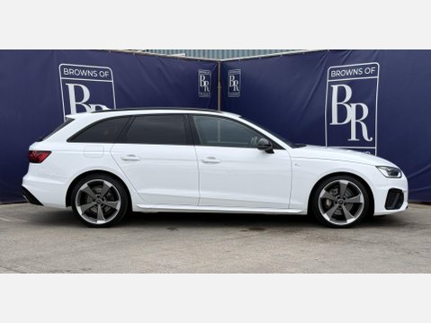 Audi A4 2.0 TDI 40 Black Edition Estate 5dr Diesel S Tronic quattro Euro 6 (s/s) (1 4