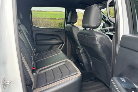 Volkswagen Amarok V6 Tdi 240 Aventura 4Motion - Electric Roller Shutter / 360 Camera 17