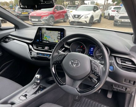 Toyota C-HR 1.8 C-HR Icon HEV CVT 5dr 17