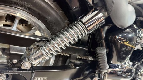 Triumph Bonneville 2011 ONLY 1812 MILES LONG MOT STUNNING CRUISER BIKE 35
