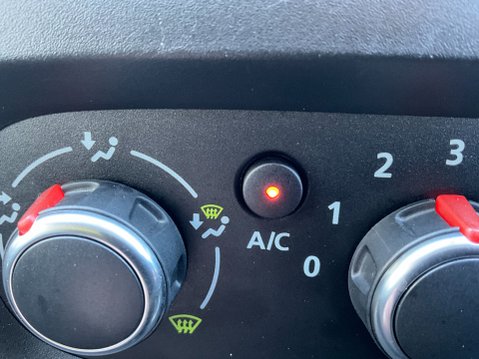 Renault Trafic 2.0 dCi ENERGY 28 Sport SWB Standard Roof Euro 6 (s/s) 5dr 36