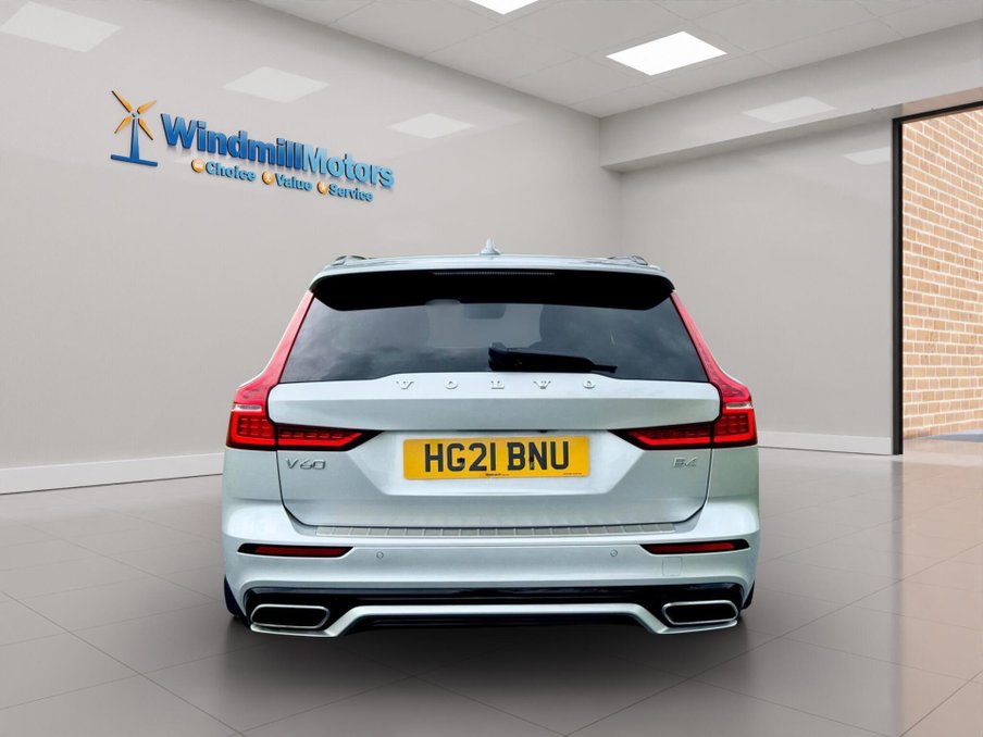 2021 Volvo V60 — image 9