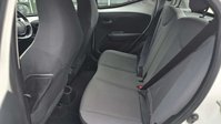 Toyota Aygo 1.0 VVT-i x-play Hatchback 5dr Petrol x-shift Euro 6 (Safety Sense) (71 ps) 15