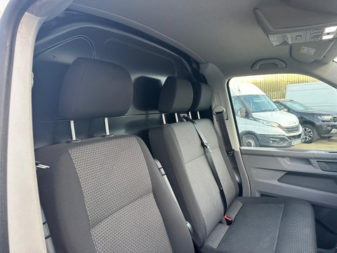 Volkswagen Transporter T30 TDI P/V HIGHLINE 16