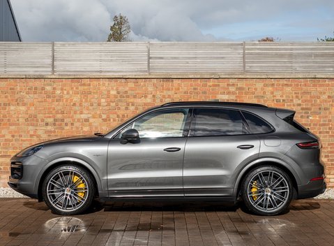 Porsche Cayenne Turbo S E-Hybrid 2