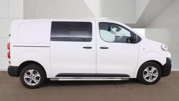 Peugeot Expert Crew Cab MWB L2H1 Low Roof Professional 3100 Air Con Alloys Sensors EURO 6 3