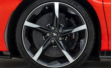 Ferrari SF90 Stradale 8