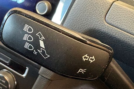 Volkswagen Golf 35.8kWh e-Golf Hatchback 5dr Electric Auto (136 ps) 47