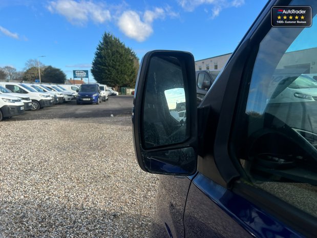 Ford Transit Custom SWB L1H1 Low Roof Limited 270 Air Con Alloys Sensors EURO 6 NO VAT 12