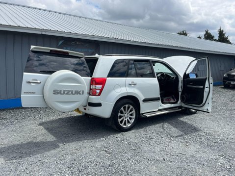 Suzuki Grand Vitara 2.4 VVT SZ5 4WD Euro 5 5dr 16