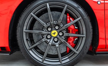 Ferrari F8 Spider 22