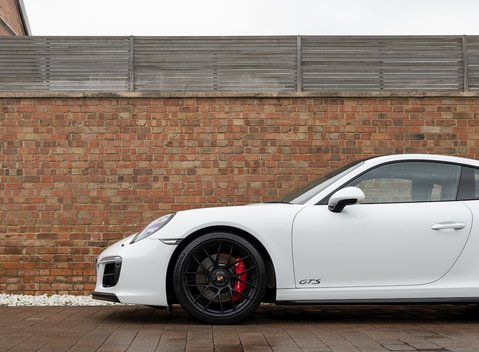 Porsche 911 Carrera GTS (991.2) 27
