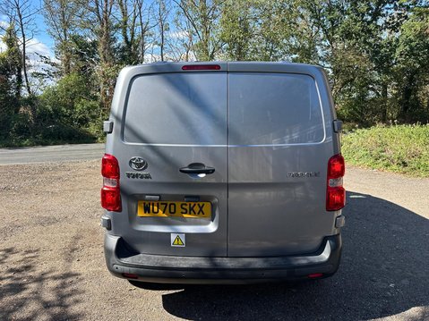 Toyota Proace Icon Premium 4