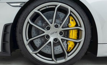 Porsche 718 Cayman GT4 8