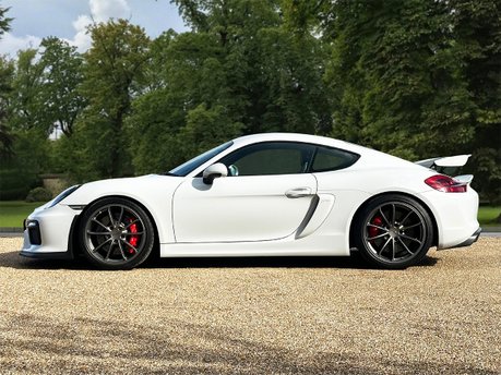 Porsche Cayman GT4 8