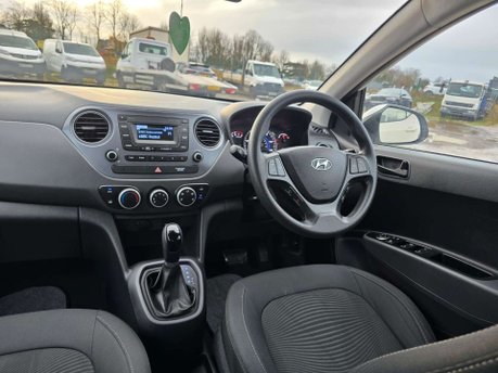 Hyundai i10 1.2 SE Hatchback 5dr Petrol Auto Euro 6 (87 ps) 23