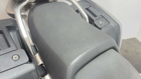 Yamaha FJR1300 ABS 2008 ONLY 22K NEW MOT SERVICED FULL LUGGAGE COMMUTER TOURER BIKE 48