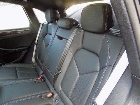 Porsche Macan 2.0T PDK 4WD SUV 46